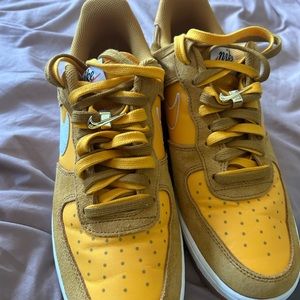 Nike dunks size 9.5 women